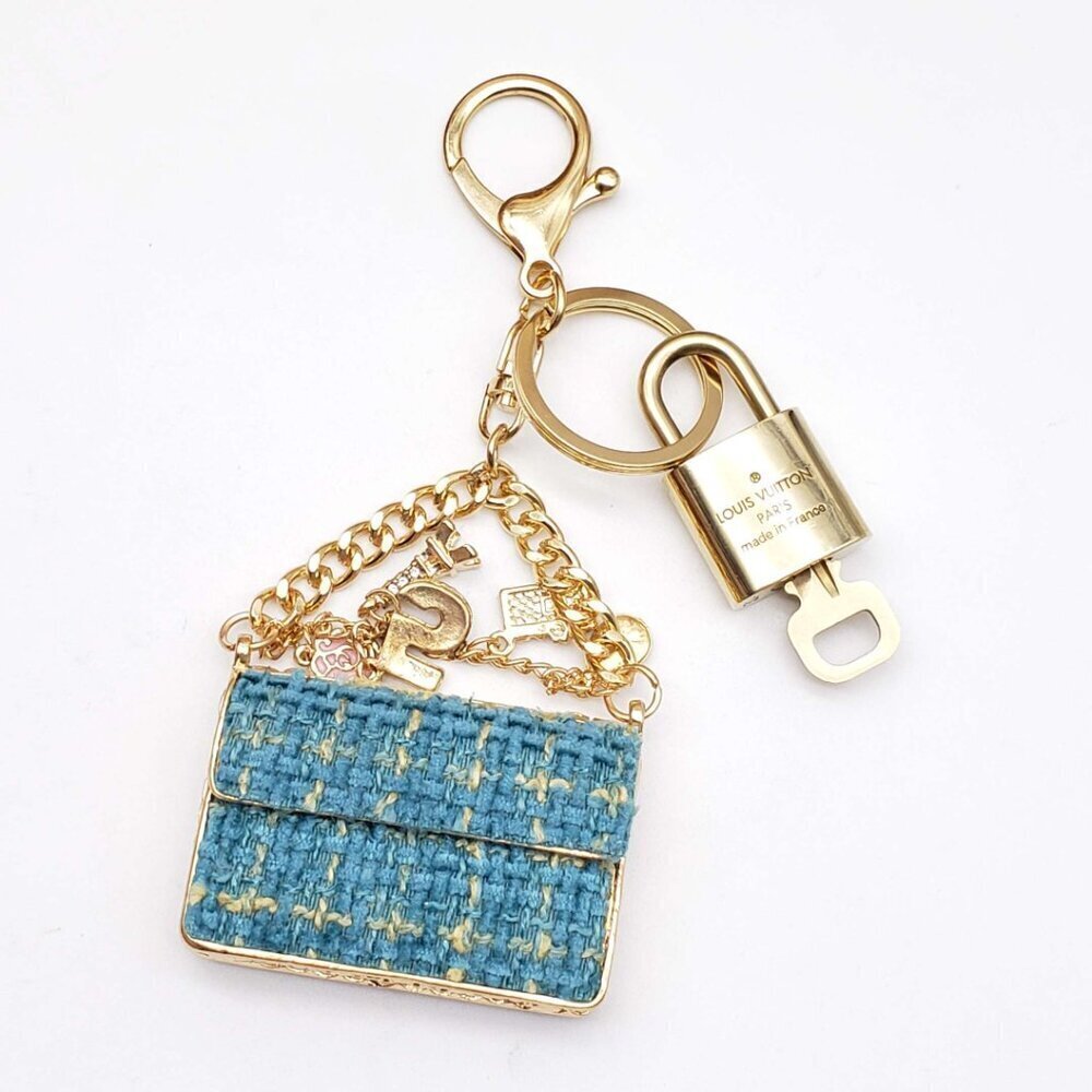 Authentic Louis Vuitton Gold Padlock 🔒 Key Set w/ Unbranded Tweed Bag Charm - Picture 4 of 7